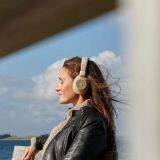 אוזניות אלחוטיות בצבע בז' – Kreafunk aBEAT קריאפאנק – Headphone, אוזניות אלחוטיות, אוזניות מעוצבות, אוזניות בלוטוס, אוזניות של חברת קריאפנק