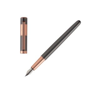 עט נובע - HUGO BOSS Fountain Pen Ribbon Matt Gun - הוגו בוס, עט יוקרתי הוגו בוס, עט יוקרתי בצבע זהב, עט ממותג לעובדים, מתנה יוקרתית לעובדים, סוואג לעסקים, עט יוקרתי נובע, עט למנהלים, עט יוקרתי למנהלים