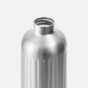 black & blum - Explorer Bottle Large - בקבוק מים בלאק אנד בלום, בקבוק מים מעוצב, בקבוק עשוי חומרים ממוחזרים, בקבוק מים גדול רב פעמי